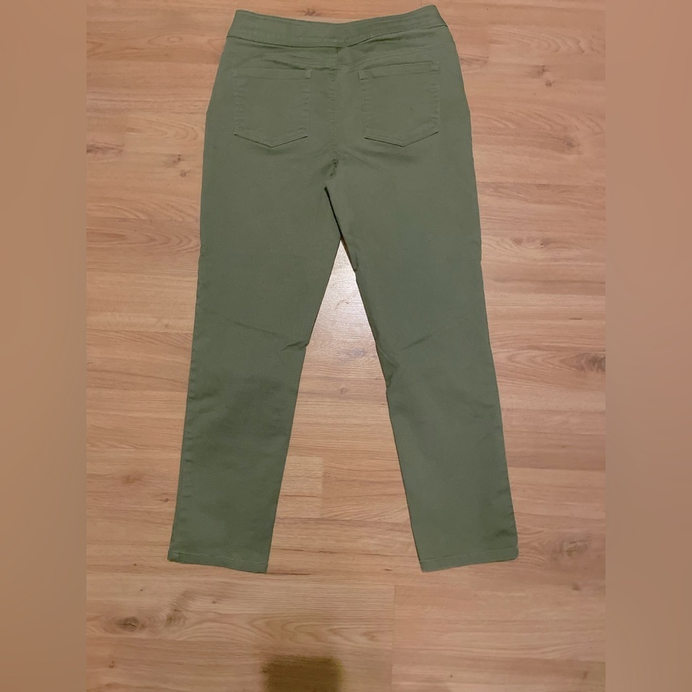 Kim Rogers Women's Straight Leg Jeans in Olive green size 6s